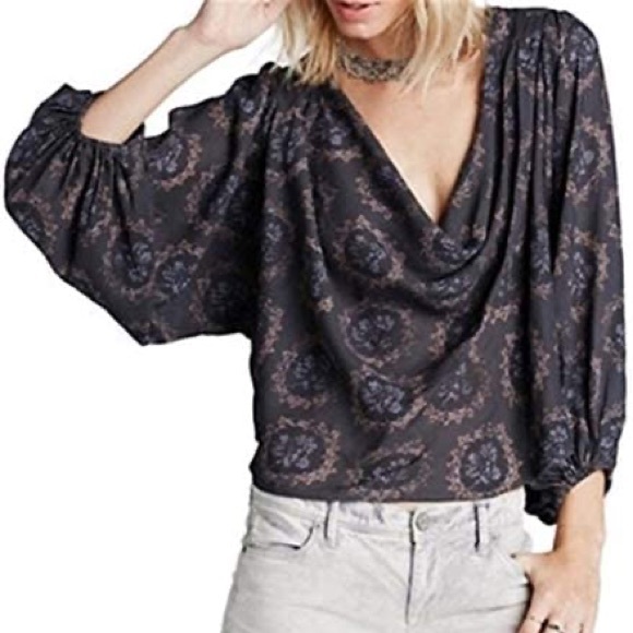 Free People Gray Cowling Around Printed Top - Picture 2 of 11
